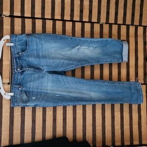 Gap boyfriend capri jeans destroyed